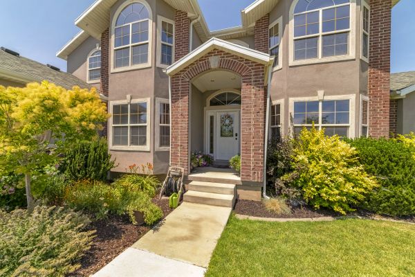 Cost of Transom Window Replacement in Oakland